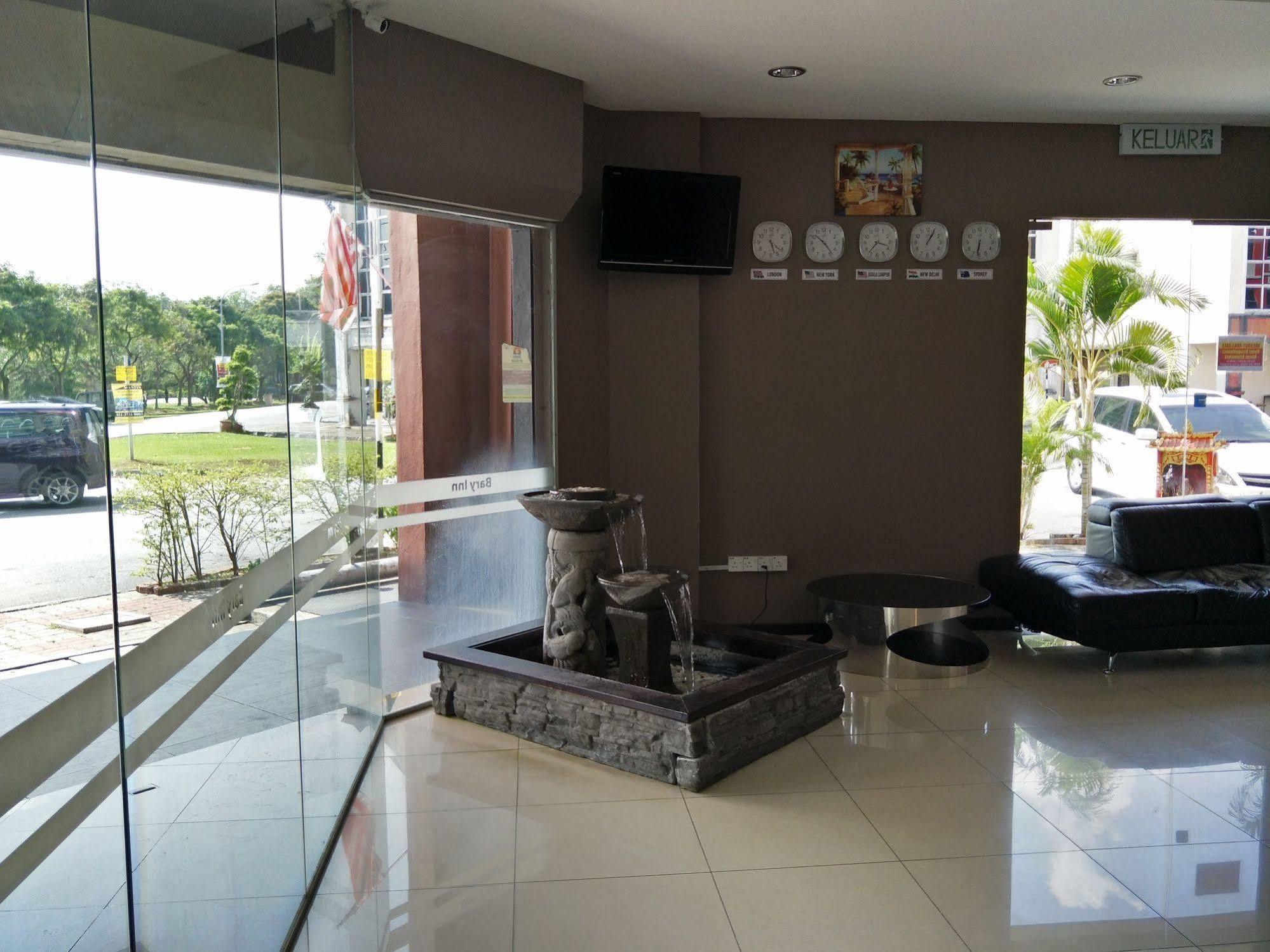 ספאנג Bary Inn, Klia & Klia2 - 24 Hours Free Airport Pick-Up מראה חיצוני תמונה