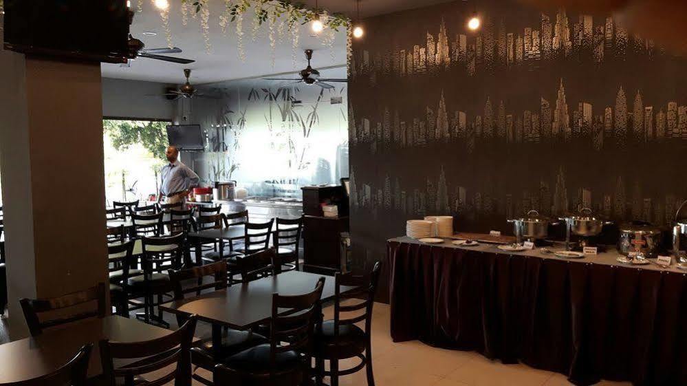 ספאנג Bary Inn, Klia & Klia2 - 24 Hours Free Airport Pick-Up מראה חיצוני תמונה