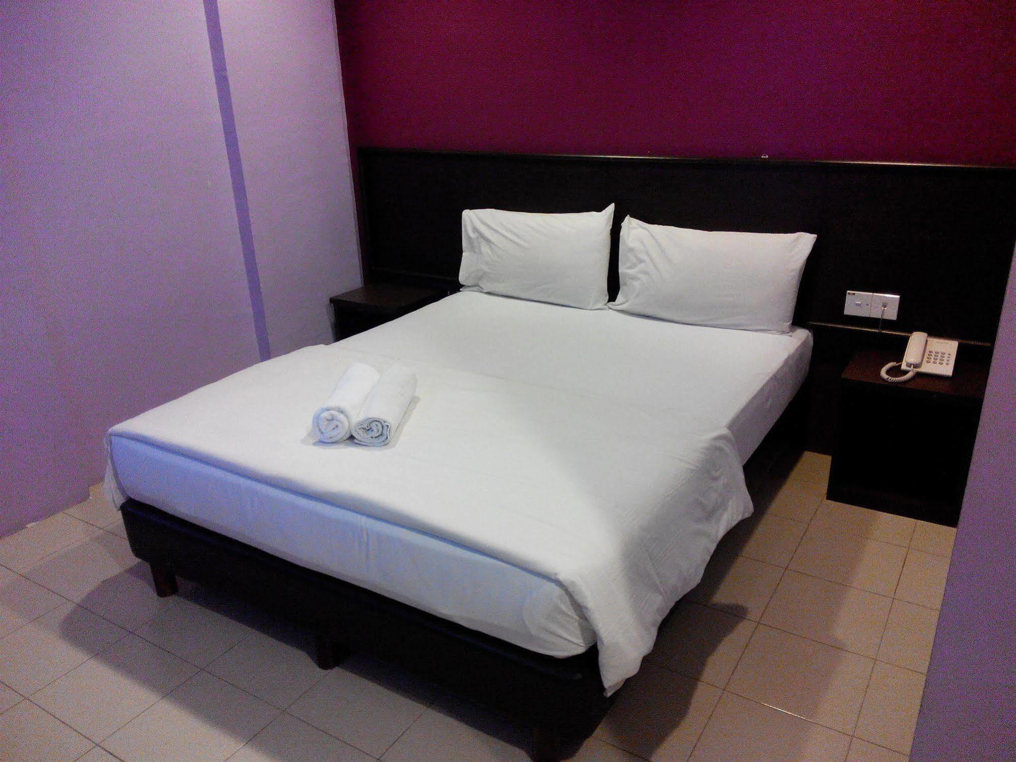 ספאנג Bary Inn, Klia & Klia2 - 24 Hours Free Airport Pick-Up מראה חיצוני תמונה
